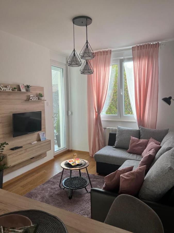 Apartment Luxe Nine Novi Sad Exterior foto